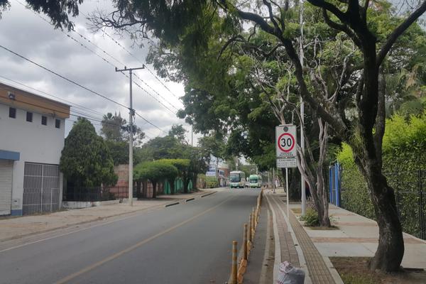 SALIDA SUR DE TULUA, SE VENDE PROPIEDAD ALTAMENTE COMERCIAL