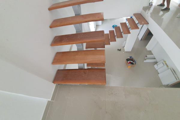 LA COLINA, SE VENDE HERMOSA CASA UNIFAMILIAR