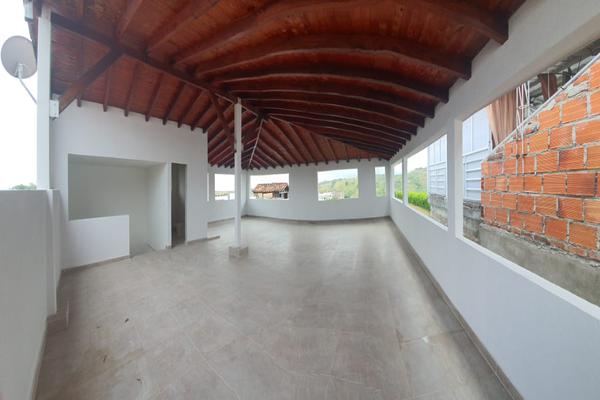 LA COLINA, SE VENDE HERMOSA CASA UNIFAMILIAR