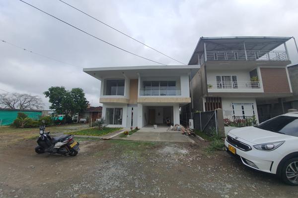 LA COLINA, SE VENDE HERMOSA CASA UNIFAMILIAR