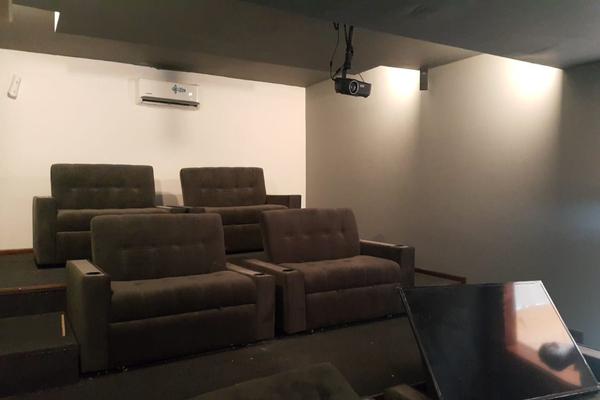 NUEVO PRÍNCIPE, SE VENDE HERMOSA CASA BIFAMILIAR DE TRES PISOS