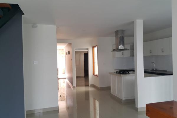 NUEVO PRÍNCIPE, SE VENDE HERMOSA CASA BIFAMILIAR DE TRES PISOS