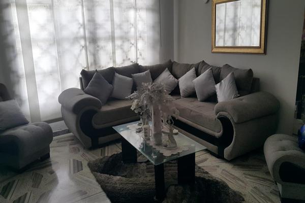 NUEVO ALVERNIA, SE VENDE CASA ESQUINERA UNIFAMILIAR