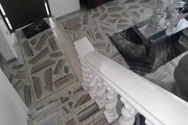 NUEVO ALVERNIA, SE VENDE CASA ESQUINERA UNIFAMILIAR