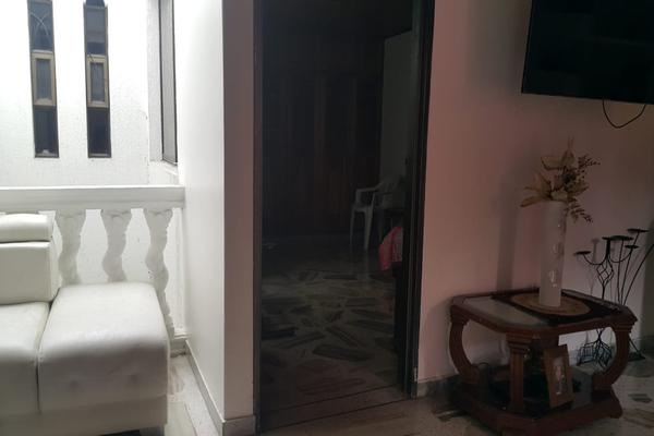 NUEVO ALVERNIA, SE VENDE CASA ESQUINERA UNIFAMILIAR