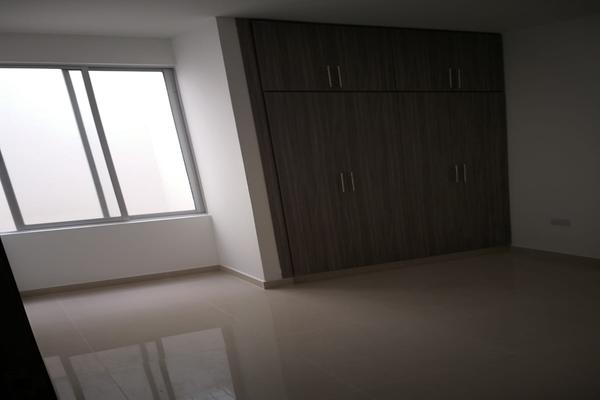 URBANIZACIÓN EL DORADO, SE VENDE EDIFICIO MUTIFAMILIAR