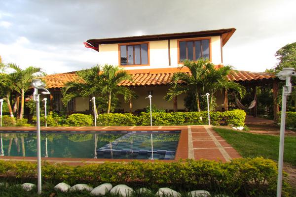 ANDALUCIA, SE VENDE HERMOSA CASA CAMPESTRE