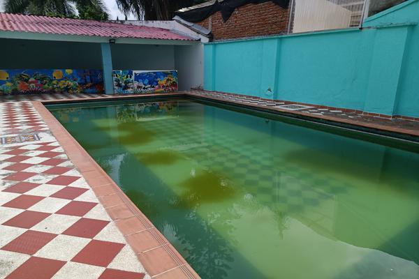 SAJONIA, SE VENDE PROPIEDAD COMERCIAL UN PISO