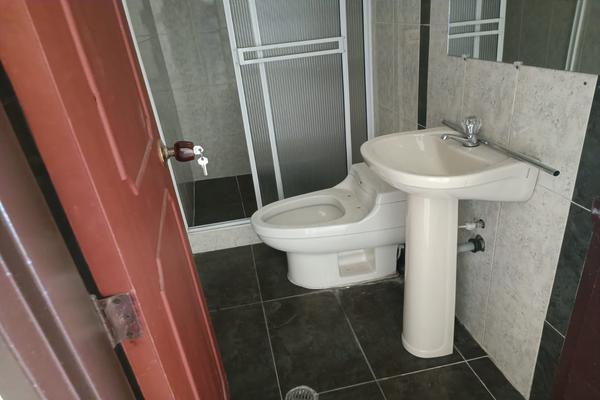 SAJONIA, SE VENDE PROPIEDAD COMERCIAL UN PISO