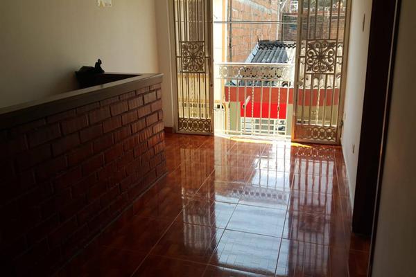 PROGRESAR, SE ALQUILA APARTAMENTO EN SEGUNDO PISO CON TERRAZA