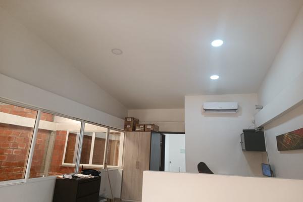 TOMAS URIBE, SE VENDE O SE ALQUILA BODEGA COMERCIAL CON APARTAMENTO