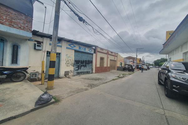 VILLA NUEVA POR LA 30, SE VENDE O SE ALQUILA BODEGA COMERCIAL