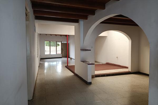AVENIDA CALI, SE VENDE CASA PARA REMODELAR EN SEGUNDO PISO (PH)