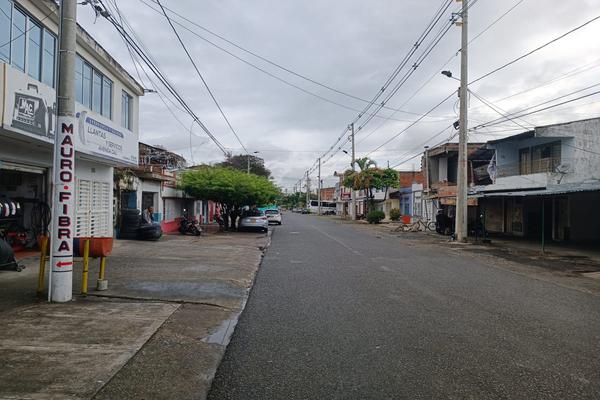 AVENIDA CALI, SE VENDE CASA PARA REMODELAR EN SEGUNDO PISO (PH)