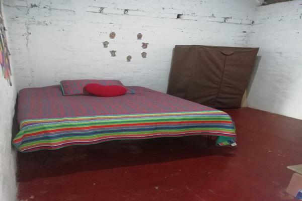ANDALUCIA, SE VENDE CASA DE UN PISO CON PATIO AMPLIO