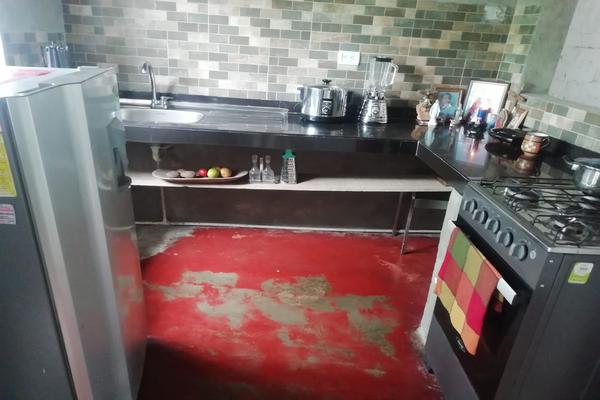 ANDALUCIA, SE VENDE CASA DE UN PISO CON PATIO AMPLIO