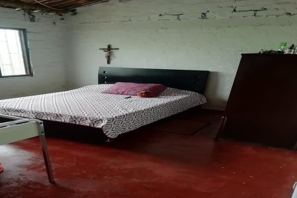 ANDALUCIA, SE VENDE CASA DE UN PISO CON PATIO AMPLIO