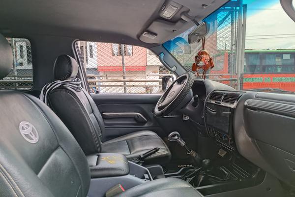 SE VENDE CAMIONETA TOYOTA SUMO, EXCELENTE ESTADO
