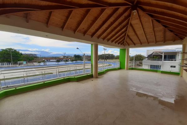 NUEVO PRINCIPE, SE VENDE CASA UNIFAMILIAR