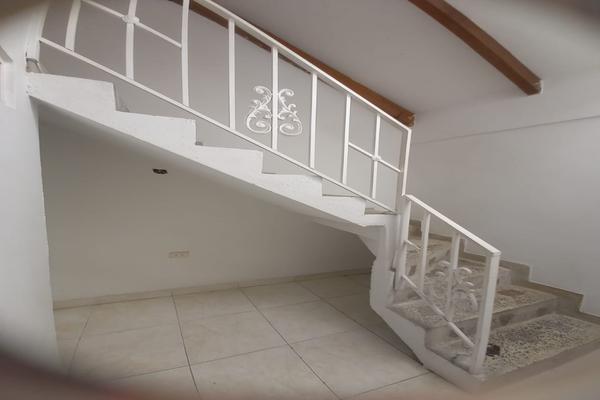 MARACAIBO, SE VENDE CASA EN SEGUNDO PISO (PH)