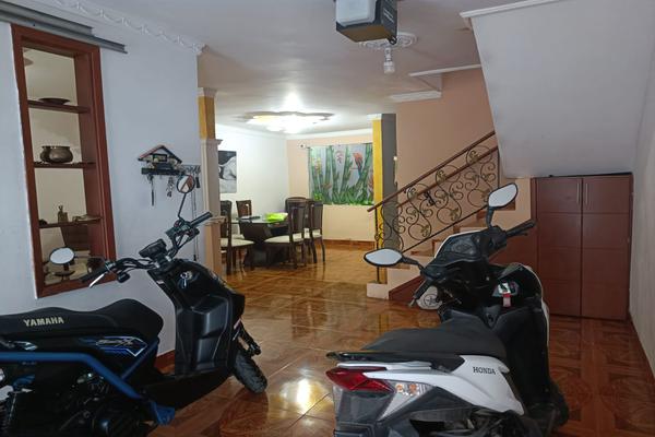 EL BOSQUE, SE VENDE CASA UNIFAMILIAR CON TERRAZA
