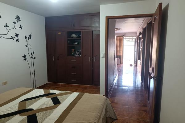 EL BOSQUE, SE VENDE CASA UNIFAMILIAR CON TERRAZA