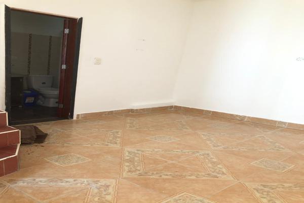 VICTORIA, SE VENDE CASA BIFAMILIAR