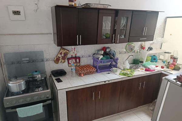 VICTORIA, SE VENDE CASA BIFAMILIAR