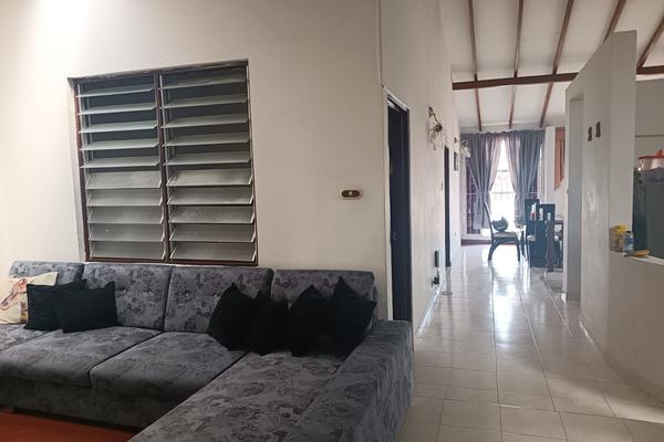 VICTORIA, SE VENDE CASA BIFAMILIAR