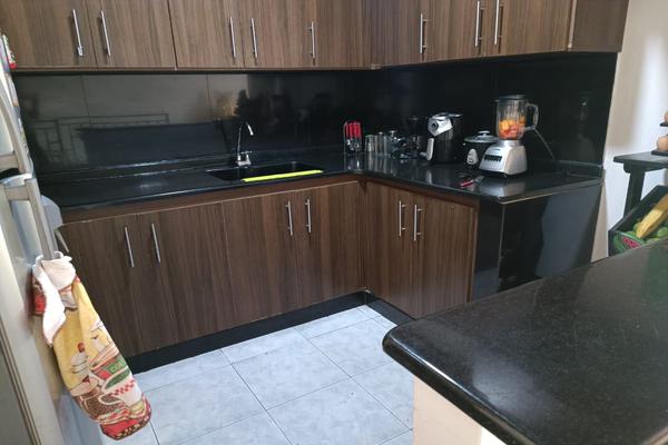 EL PALMAR, SE VENDE CASA BIFAMILIAR