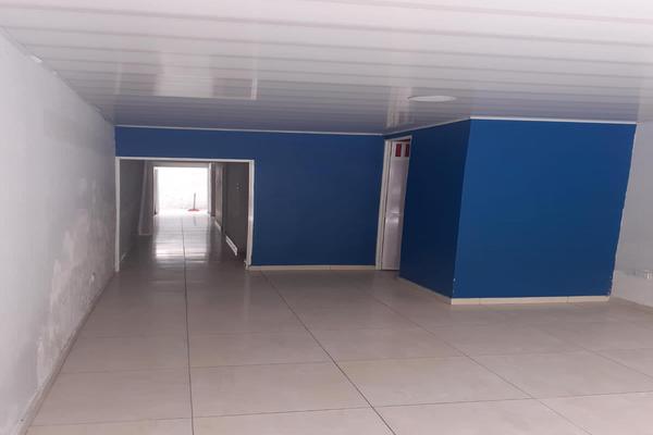 ROJAS, SE VENDE CASA DE UN PISO EN SECTOR COMERCIAL