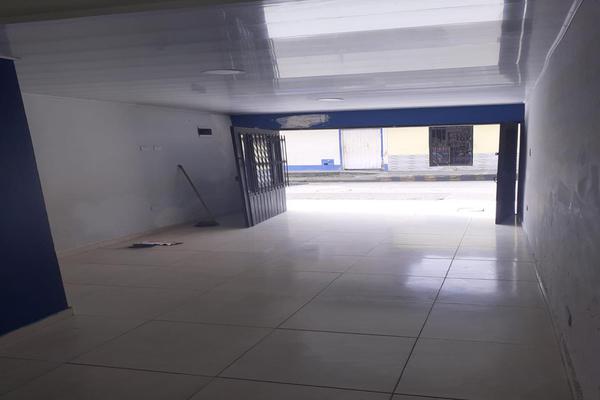 ROJAS, SE VENDE CASA DE UN PISO EN SECTOR COMERCIAL