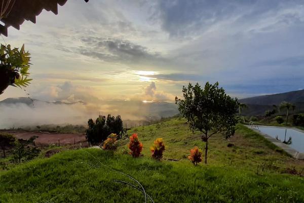 HUASANO, SE VENDE GRAN TERRENO DE PRODUCCION CON CASA CAMPESTRE