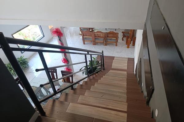 SE VENDE ESPECTACULAR CASA CON LOTE