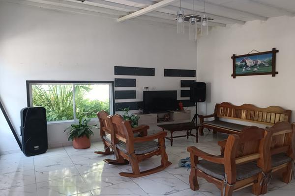 SE VENDE ESPECTACULAR CASA CON LOTE