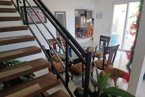 SE VENDE ESPECTACULAR CASA CON LOTE