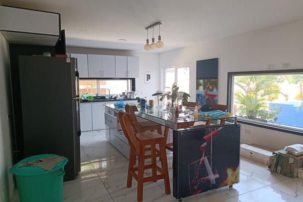 SE VENDE ESPECTACULAR CASA CON LOTE