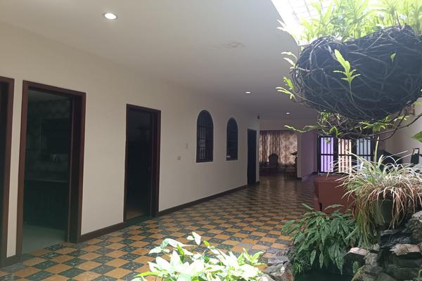 SE VENDE CASA GRANDE COMERCIAL EN LOS SALESIANOS
