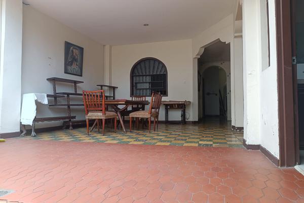 SE VENDE CASA GRANDE COMERCIAL EN LOS SALESIANOS