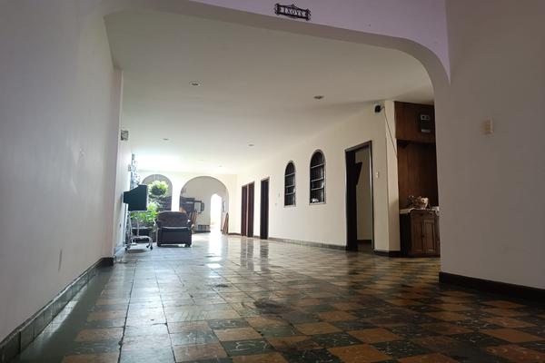SE VENDE CASA GRANDE COMERCIAL EN LOS SALESIANOS