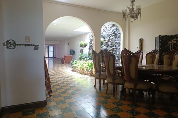 SE VENDE CASA GRANDE COMERCIAL EN LOS SALESIANOS