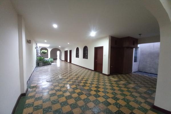 SE VENDE GRAN CASA COMERCIAL EN EL BARRIO SALESIANOS