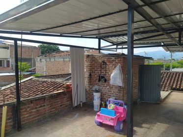 LA GRACIELA, SE VENDE CASA UNIFAMILIAR