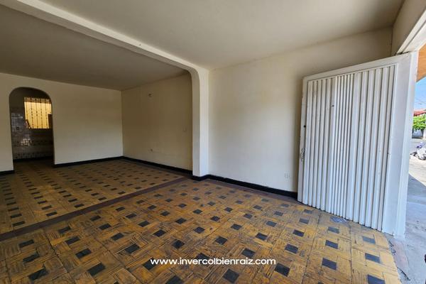 SE VENDE APARTAMENTO DE DOS PISOS EN EL BARRIO SALESIANOS