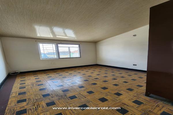 SE VENDE APARTAMENTO DE DOS PISOS EN EL BARRIO SALESIANOS