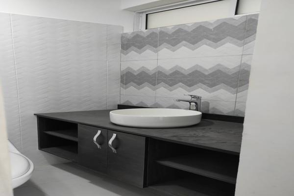 SE VENDE CASA BIFAMILIAR EN EL BARRIO NUEVO ALVERNIA