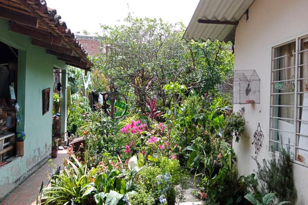 SE VENDE CASA GRANDE ALTAMENTE COMERCIAL EN EL BARRIO ESCOBAR