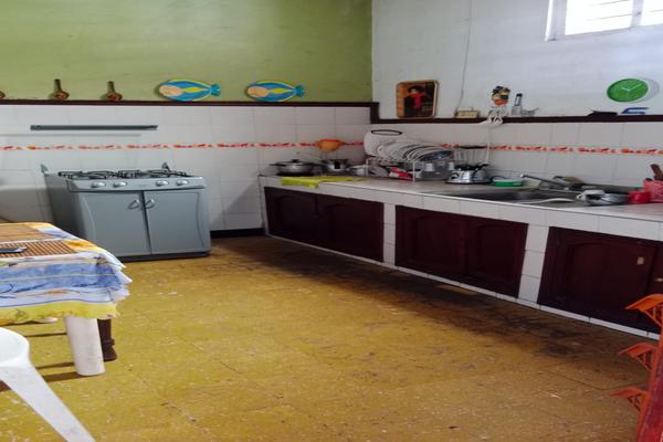 SE VENDE CASA GRANDE ALTAMENTE COMERCIAL EN EL BARRIO ESCOBAR
