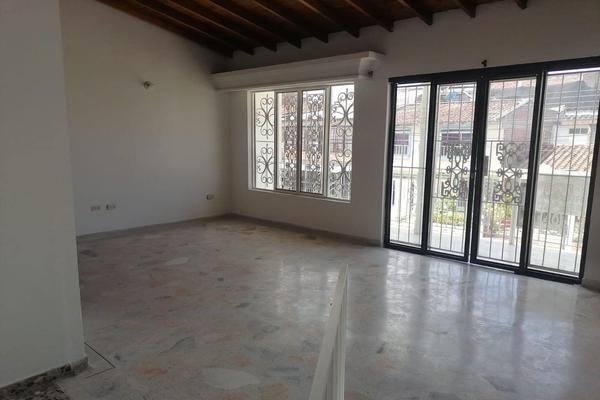 SE VENDE CASA BIFAMILIAR EN EL FATIMA