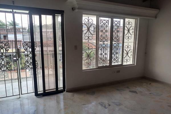 SE VENDE CASA BIFAMILIAR EN EL FATIMA